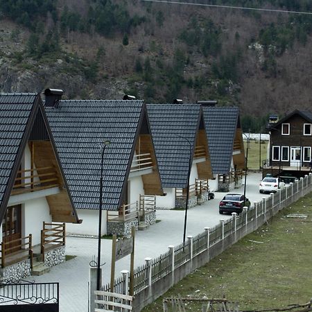 Aparthotel Bujtinat e lugines Valbona Esterno foto