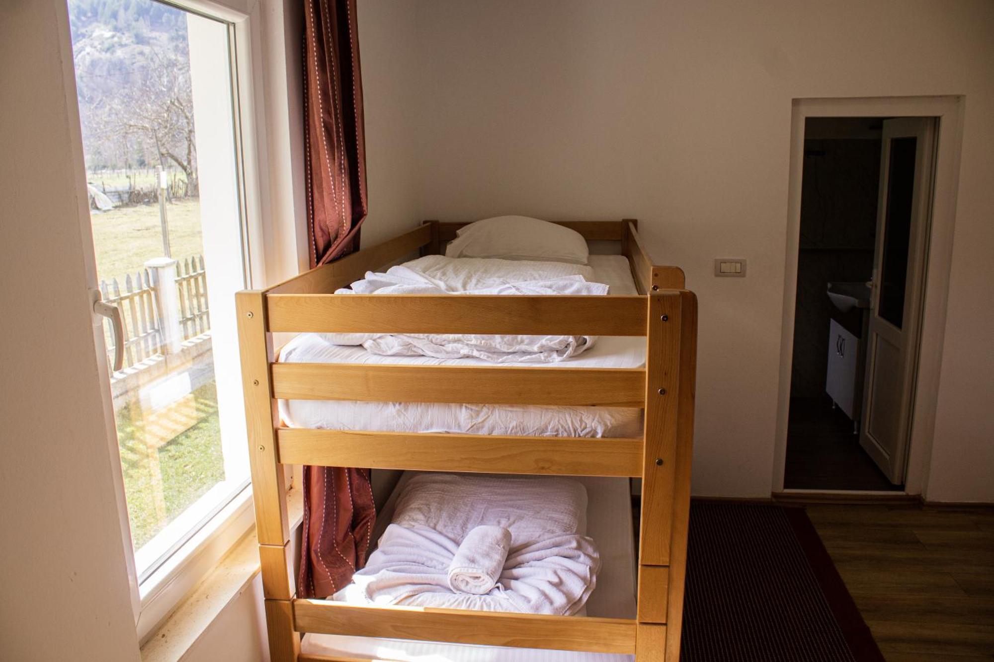 Aparthotel Bujtinat e lugines Valbona Esterno foto