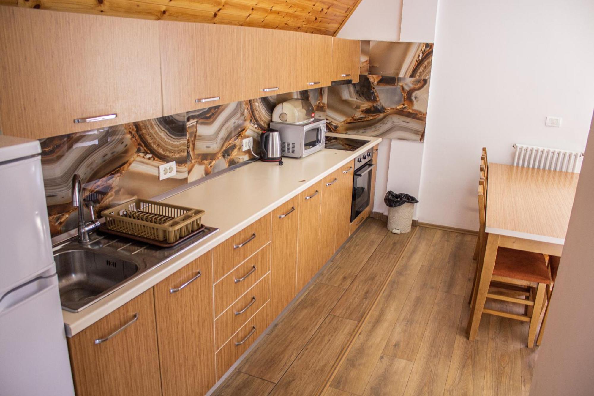 Aparthotel Bujtinat e lugines Valbona Esterno foto