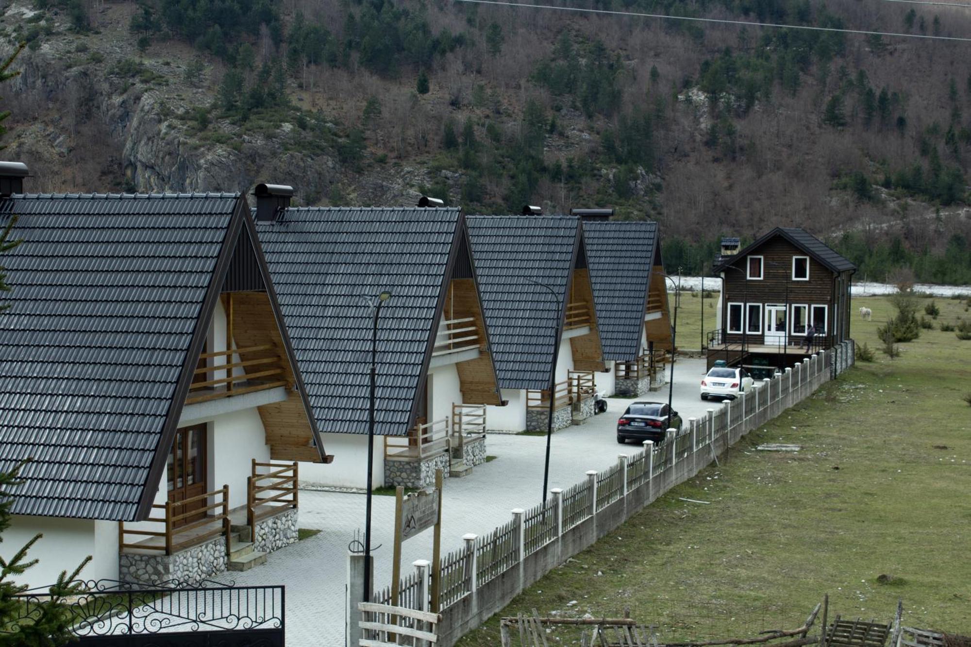Aparthotel Bujtinat e lugines Valbona Esterno foto