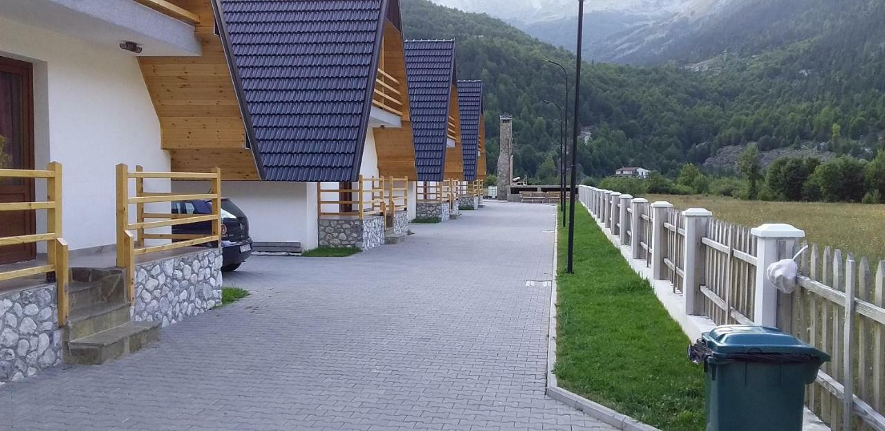 Aparthotel Bujtinat e lugines Valbona Esterno foto