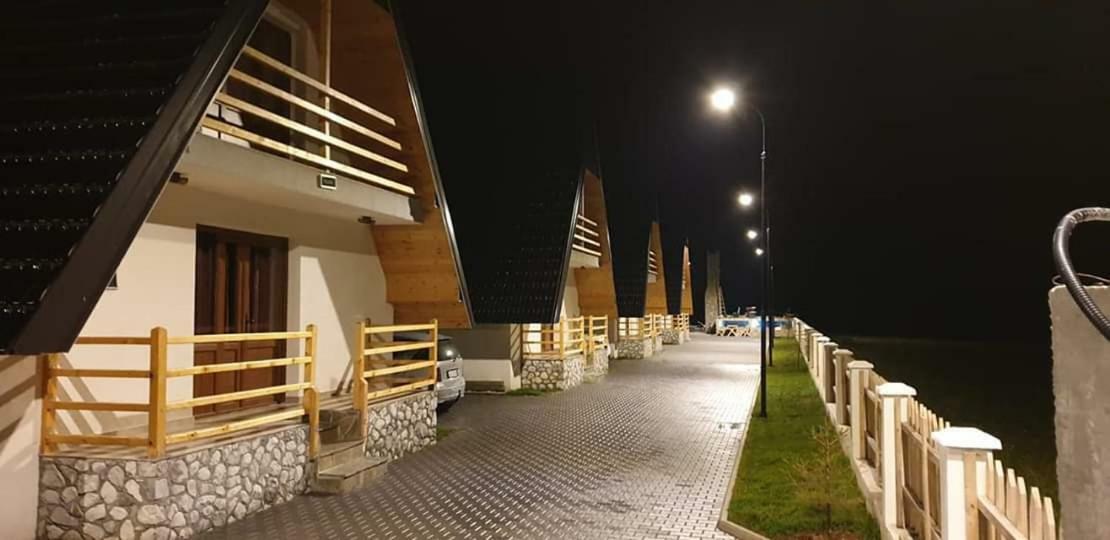 Aparthotel Bujtinat e lugines Valbona Esterno foto